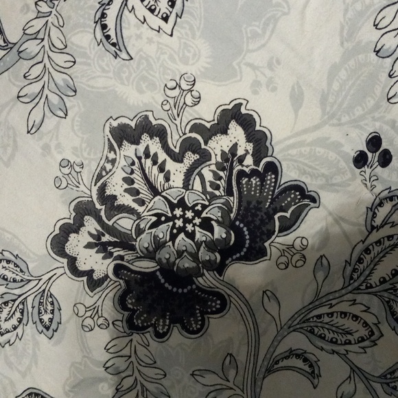 Queen Floral Comforter Set - Picture 9 of 10